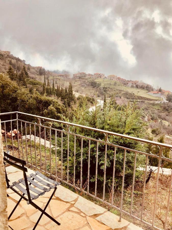 Alpen House Hotel & Suites Arachova Exteriör bild