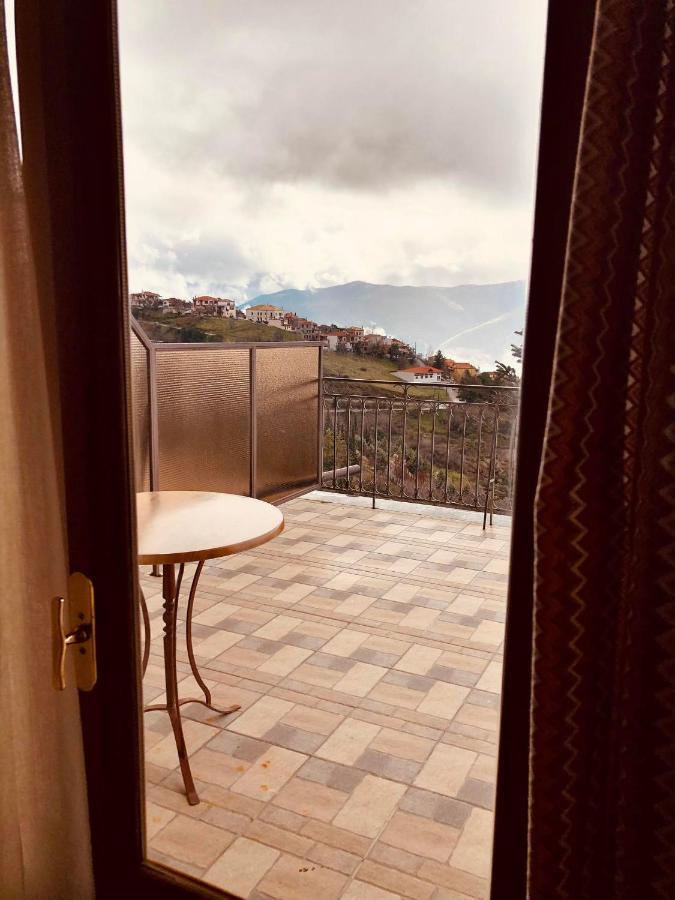 Alpen House Hotel & Suites Arachova Exteriör bild