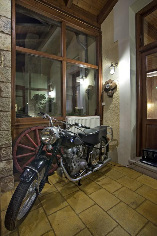 Alpen House Hotel & Suites Arachova Exteriör bild