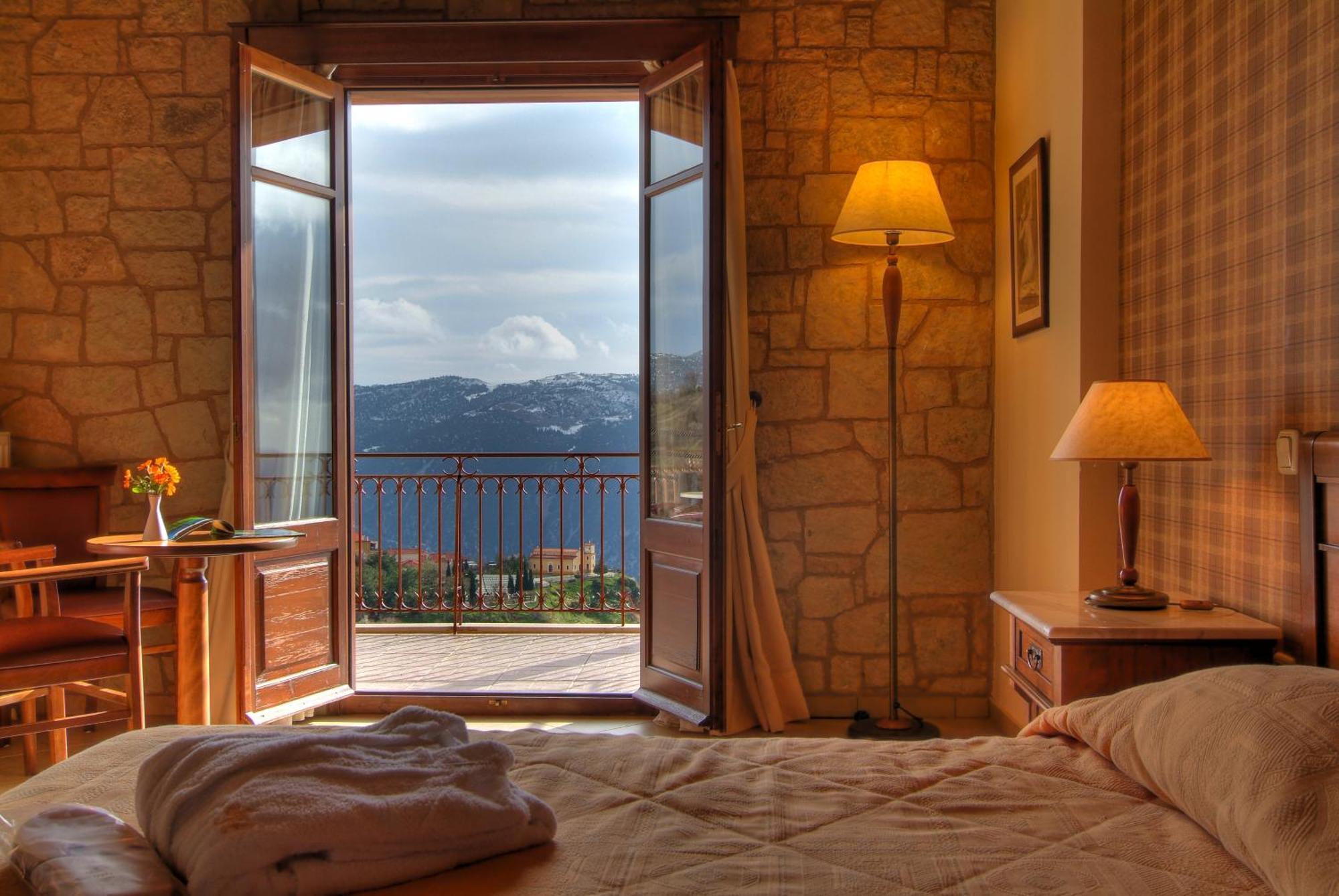 Alpen House Hotel & Suites Arachova Exteriör bild