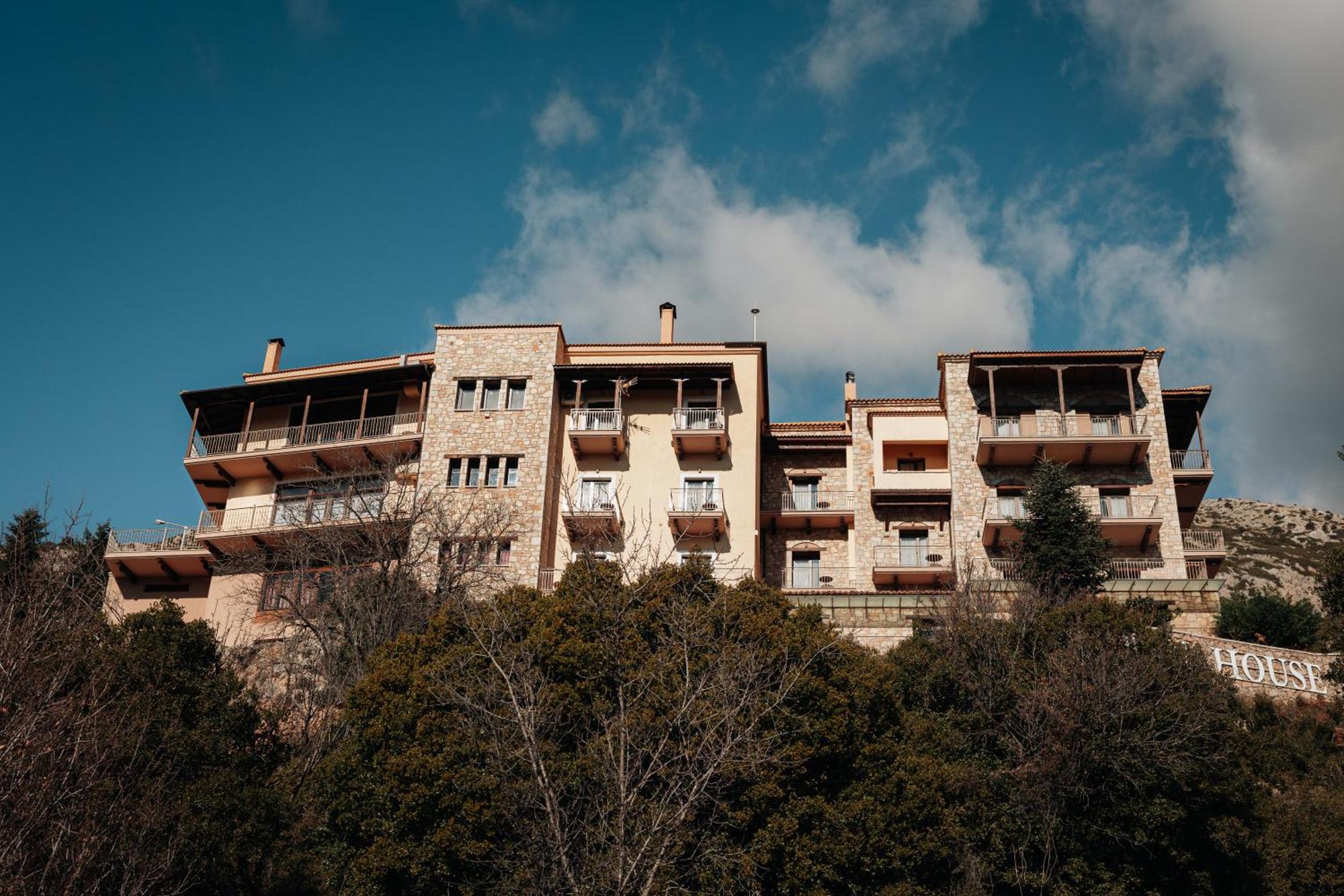 Alpen House Hotel & Suites Arachova Exteriör bild