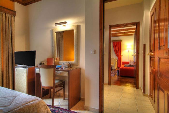 Alpen House Hotel & Suites Arachova Rum bild